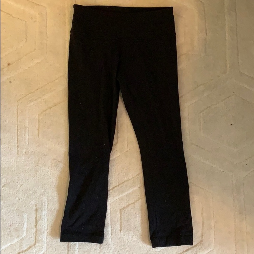 Black Lululemon Capris leggings